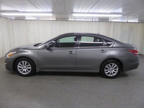 Used 2015 Nissan Altima 2.5 S w/ Power Driver Seat Package FWD image 4