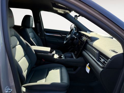 New 2026 GMC Terrain AT4 w/ Convenience Package III image 19