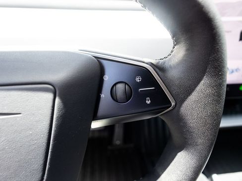 Used 2024 Tesla Cybertruck AWD Crew Cab image 21