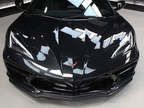 Used 2024 Chevrolet Corvette Stingray Coupe w/ Z51 Performance Package image 10