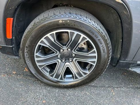 Used 2024 Jeep Wagoneer L Series II image 41