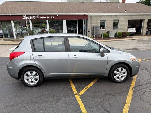 Used 2008 Nissan Versa Hatchback FWD image 12