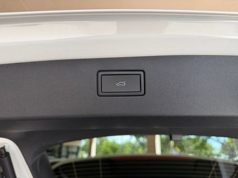 Used 2026 Volkswagen Tiguan SE FWD image 19