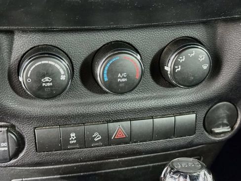 Used 2017 Jeep Wrangler Unlimited Sport w/ Connectivity Group AWD/4WD image 16