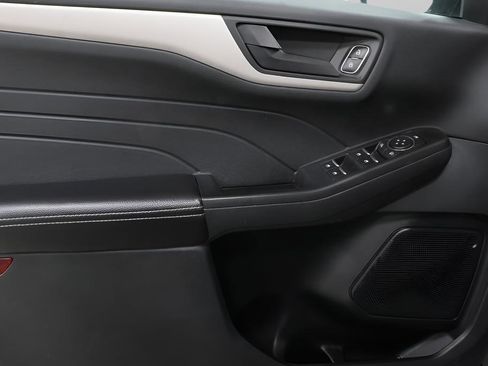 Used 2022 Ford Escape SE image 20