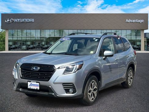 Used 2022 Subaru Forester Premium AWD/4WD image 4
