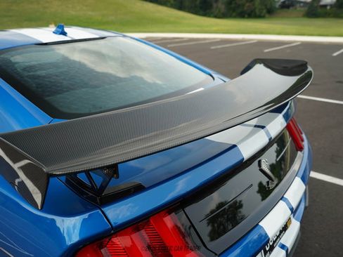Used 2021 Ford Mustang Shelby GT500 w/ Carbon Fiber Track Pack RWD image 77