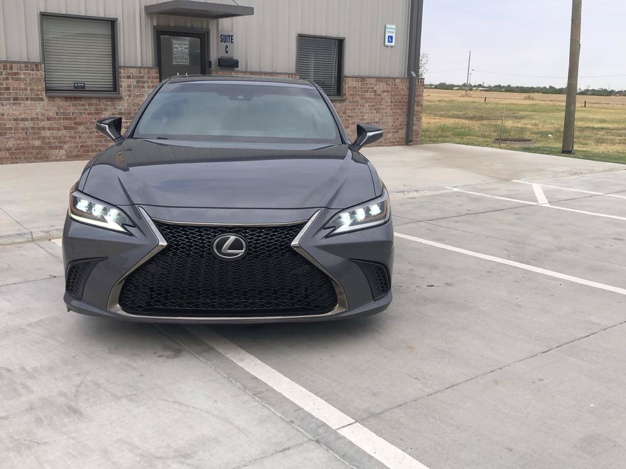 Used 2019 Lexus ES 350 F Sport w/ Accessory Package FWD image 4