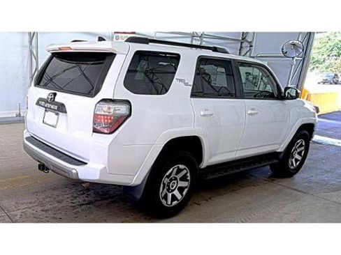 Used 2022 Toyota 4Runner TRD Off-Road AWD/4WD image 4