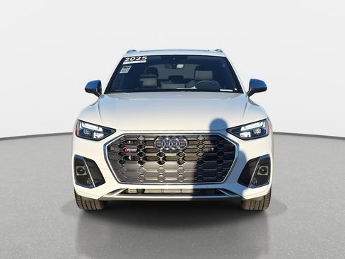 Used 2025 Audi SQ5 Premium Plus w/ Premium Plus Package image 2