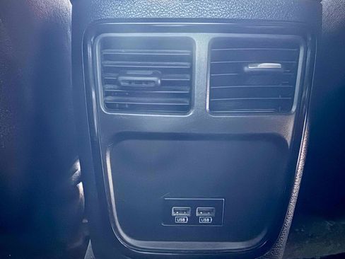 Used 2018 Dodge Charger SXT w/ Blacktop Package image 39