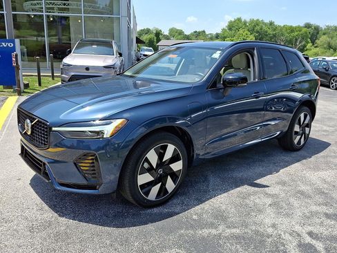 Certified 2024 Volvo XC60 T8 Plus w/ Protection Package Premier AWD/4WD image 3