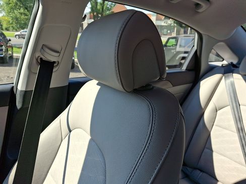 Used 2016 Hyundai Sonata Sport w/ Option Group 03 FWD image 17