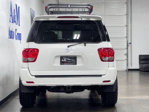 Used 2006 Toyota Sequoia SR5 image 6
