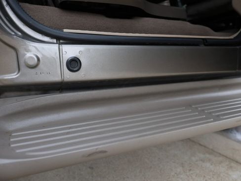 Used 2003 Ford Excursion Eddie Bauer image 38