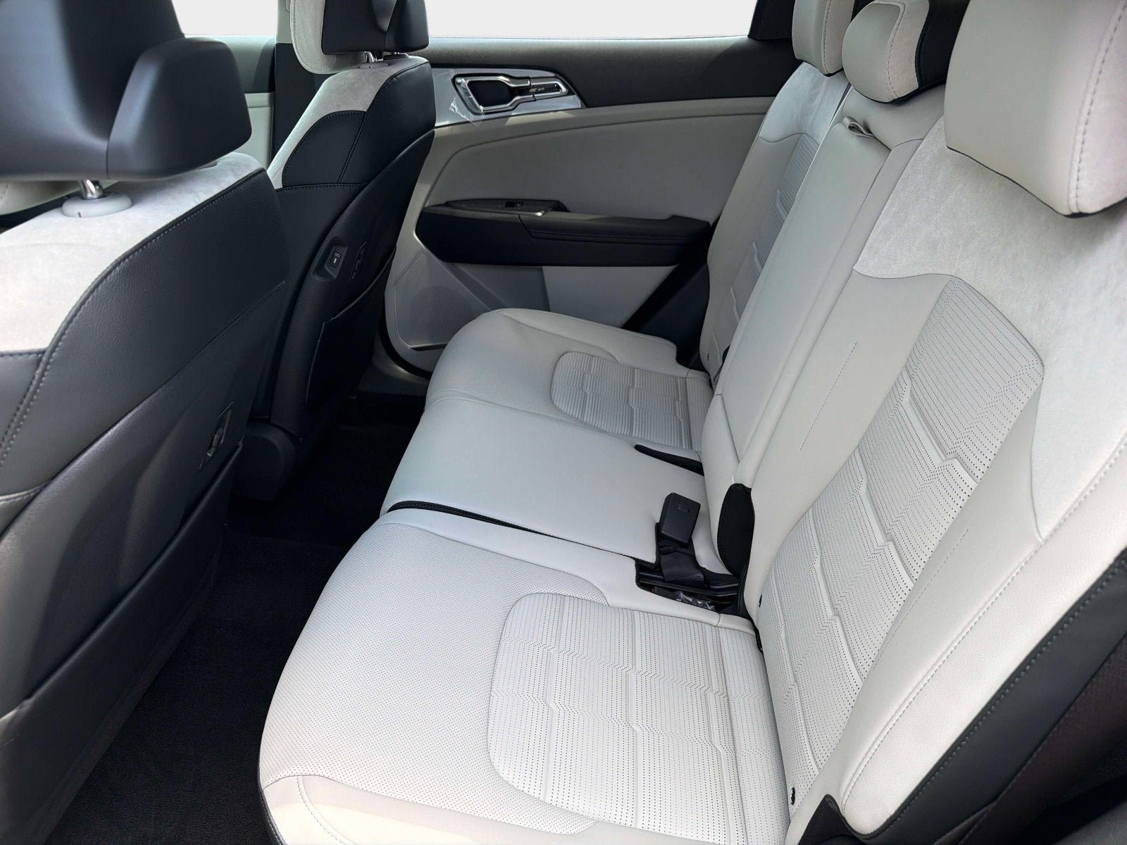 New 2026 Kia Sportage SX FWD image 11