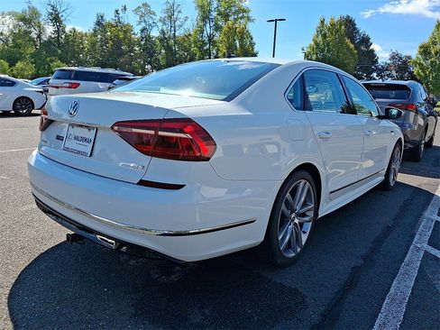 Used 2017 Volkswagen Passat 1.8T R-Line image 5