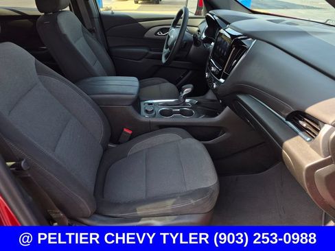 Used 2023 Chevrolet Traverse LT FWD image 12