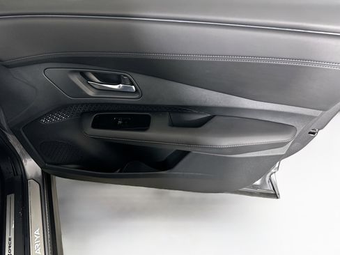 Used 2023 Nissan Ariya AWD image 30