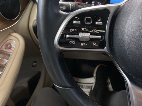 Used 2020 Mercedes-Benz GLC 300 4MATIC image 19