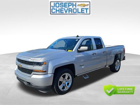 Used 2019 Chevrolet Silverado 1500 Custom w/ Texas Edition RWD image 2