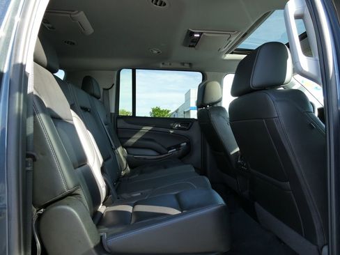 Used 2020 Chevrolet Suburban LT image 16