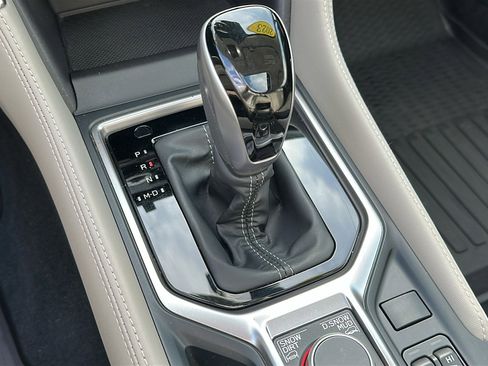 Used 2023 Subaru Forester Limited image 19