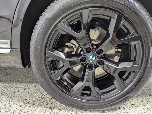 Used 2025 BMW X7 xDrive40i AWD/4WD image 9