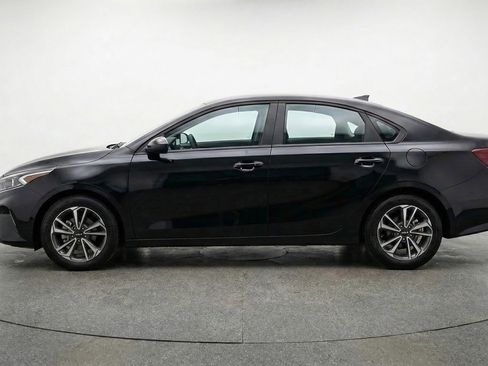 Used 2024 Kia Forte LXS FWD image 5