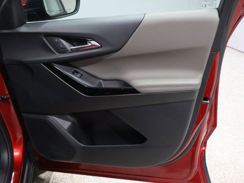 Used 2026 Chevrolet Equinox LT w/ Convenience Package II image 24