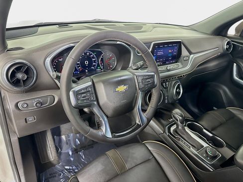 Used 2022 Chevrolet Blazer Premier w/ Enhanced Convenience Package FWD image 9