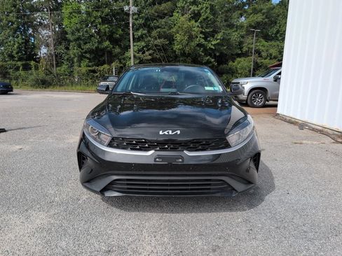 Used 2024 Kia Forte LXS FWD image 3