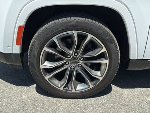 Certified 2023 Jeep Grand Wagoneer Series III AWD/4WD image 11