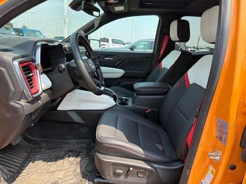 Used 2025 GMC Canyon AT4 w/ AT4X Package AWD/4WD image 2