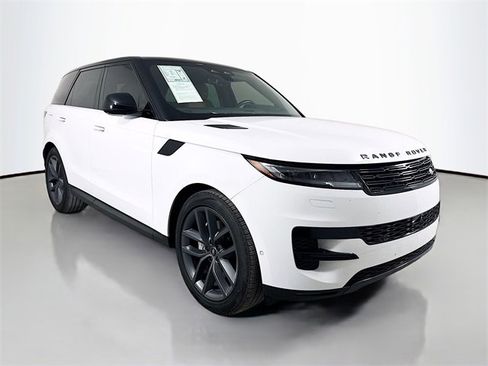 Used 2024 Land Rover Range Rover Sport SE image 3