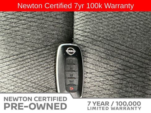 Used 2025 Nissan Rogue SV FWD image 34