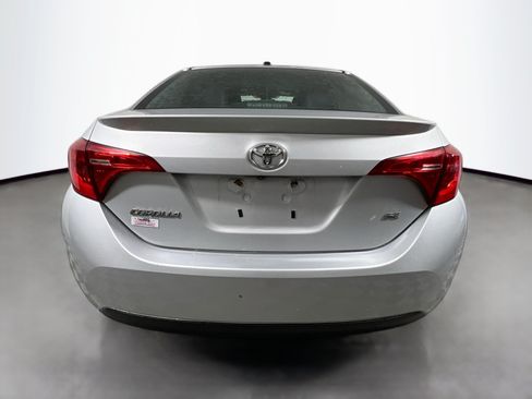 Used 2017 Toyota Corolla SE w/ SE Premium Package FWD image 6
