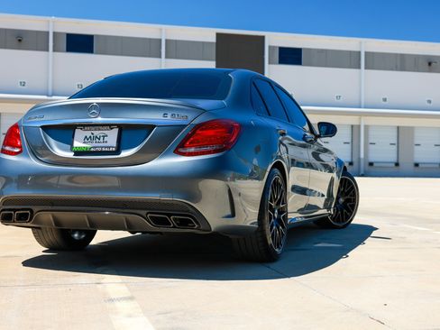 Used 2018 Mercedes-Benz C 63 AMG S image 40