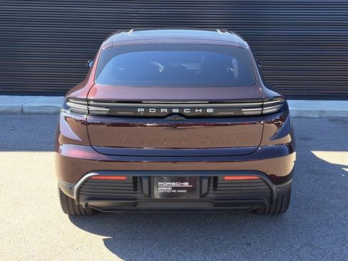 Certified 2025 Porsche Macan Electric image 6