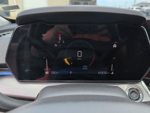 Used 2025 Chevrolet Trax LT FWD image 24