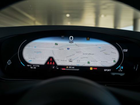 New 2025 Porsche Cayenne image 19