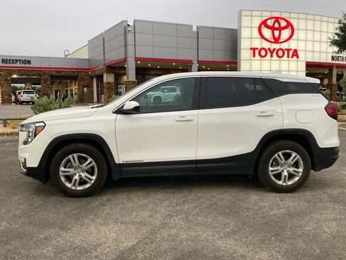Used 2024 GMC Terrain SLE FWD image 7