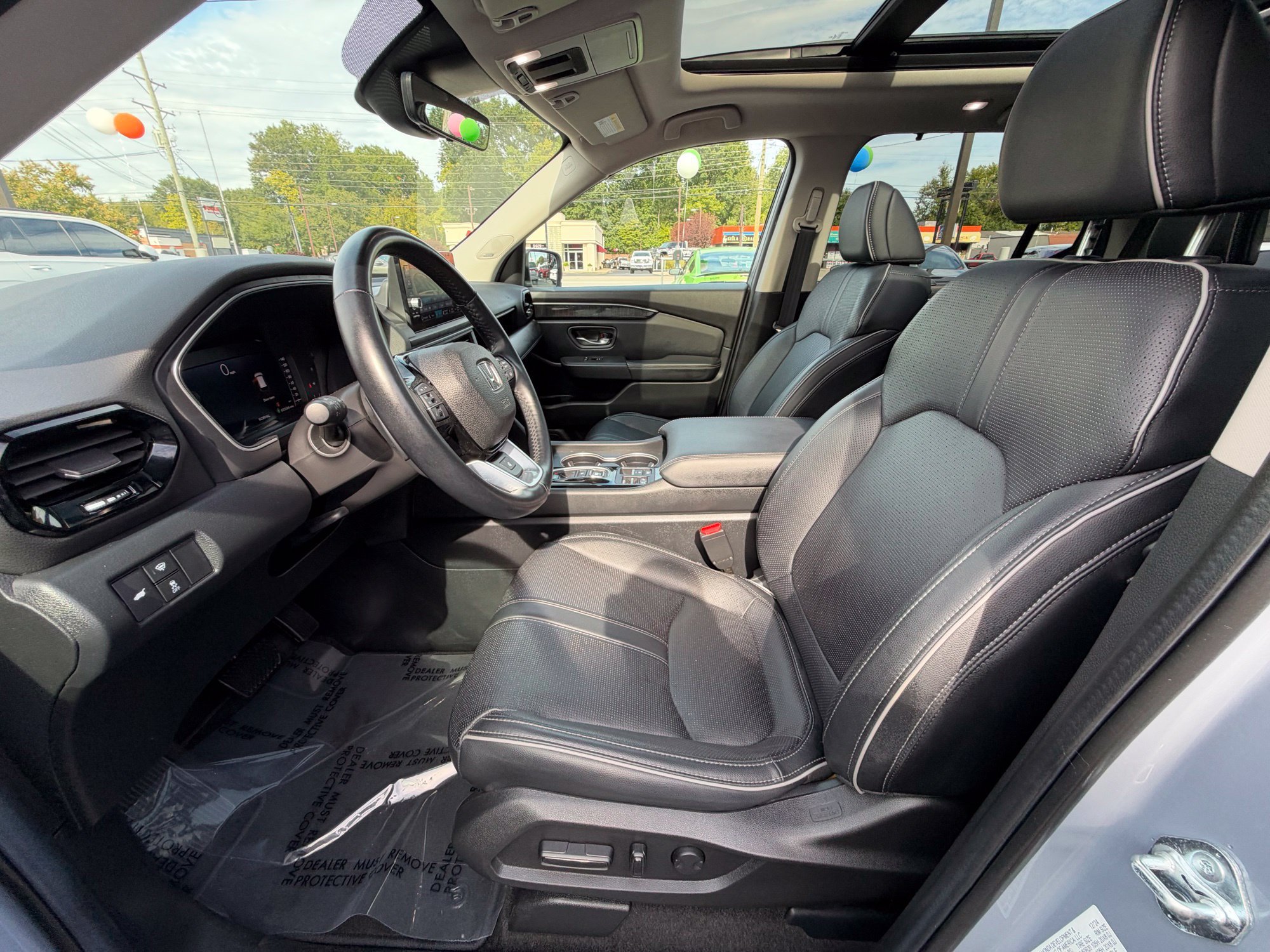 Used 2025 Honda Pilot Elite image 16