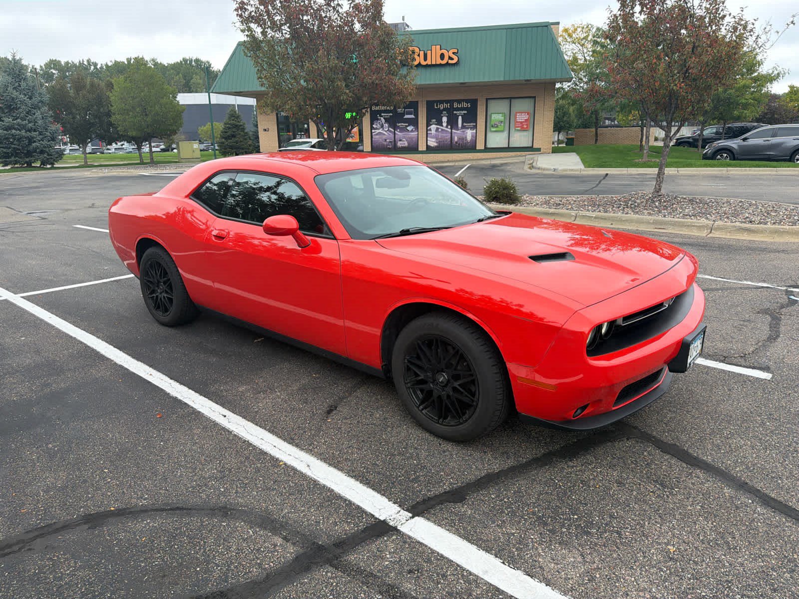 Used 2016 Dodge Challenger SXT w/ Driver Convenience Group RWD image 2