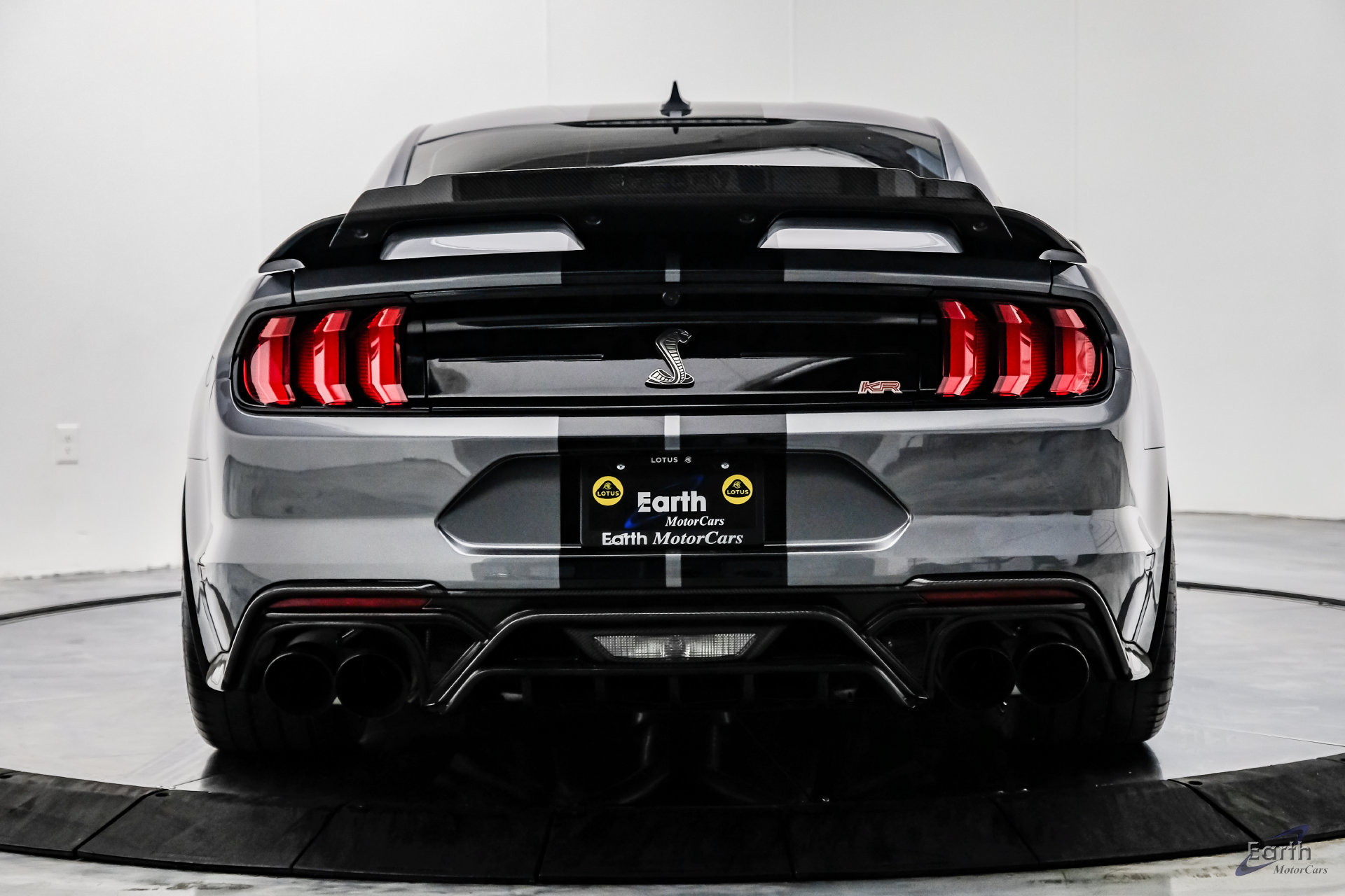 Used 2021 Ford Mustang Shelby GT500 w/ Technology Package RWD image 13