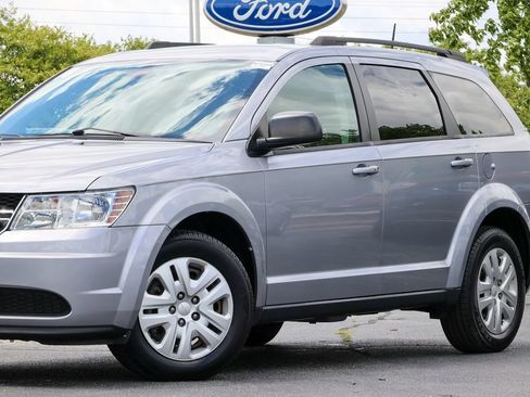 Used 2018 Dodge Journey SE FWD image 15