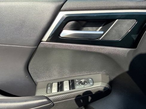 Used 2024 Mitsubishi Outlander SE AWD/4WD image 12