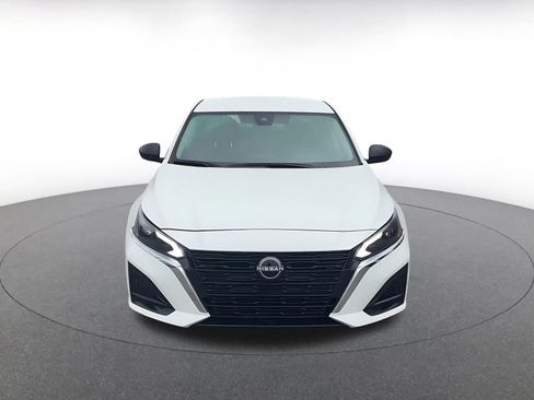 Used 2025 Nissan Altima 2.5 SV FWD image 4