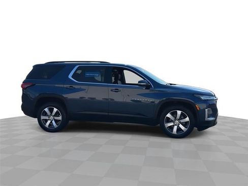 Certified 2023 Chevrolet Traverse LT w/ LT Premium Package AWD/4WD image 9