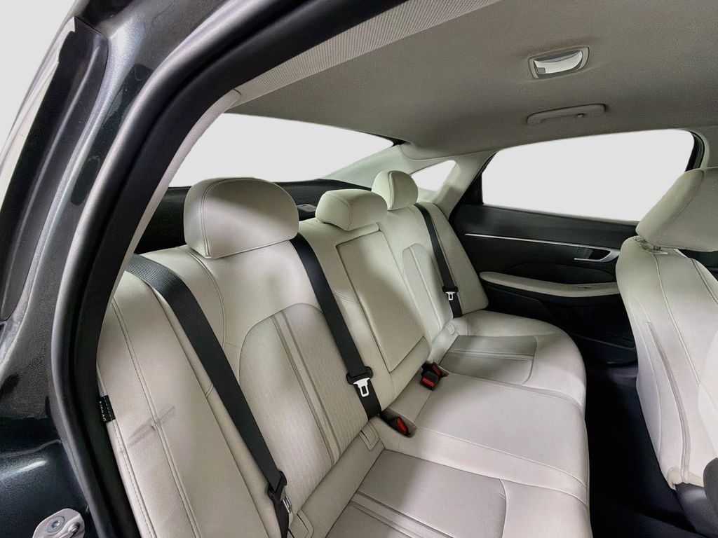 Used 2025 Hyundai Sonata SEL FWD image 25